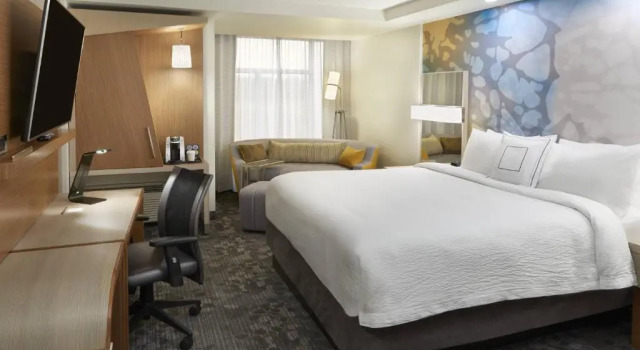 Номер Standard Courtyard by Marriott Oshawa
