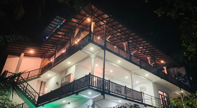 Hiru Resort Inn Unawatuna, Забронировать Курортный отель Галле Округ Галле