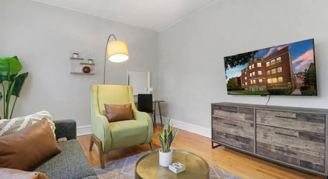 Апартаменты Simple and Roomy 1BR Apt in Evanston