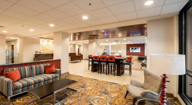Radisson Hotel St Paul Downtown, Забронировать Отель Сент-Пол Twin Cities