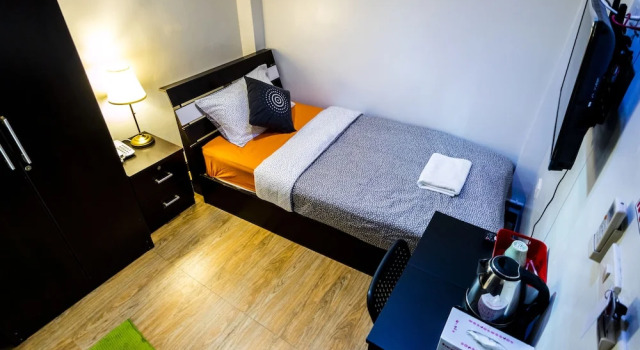 Номер Deluxe The Cube Sathorn Boutique Hotel เดอะ คิวบ์ สาทร บูติค โฮเทล Near BTS Surasak