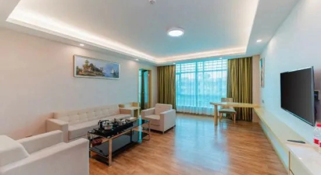Люкс Deluxe Vienna Hotel (Huizhou High-speed ​​Railway North Station Xiaojinkou)
