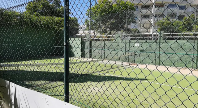 Апартаменты Apartamentos LOLA y MANUELA en primera línea playa Carihuela con excelente Terraza-jardin de 80 m2 frente al Mar con aparcamiento privado Ideal para descansar oyendo las olas del Mar