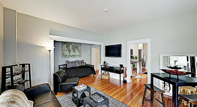New Listing! Modern In Historic Downtown 2 Bedroom Duplex, Забронировать Отель Сент-Огастин Saint Augustine Area, рядом с Cathedral Basilica of St. Augustine
