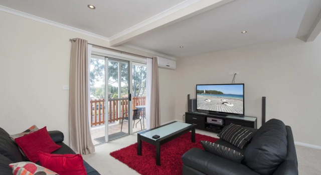 Beach and Bay, 121 Shoal Bay Road