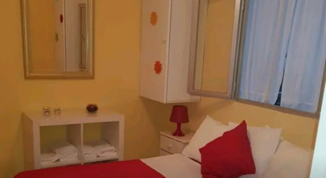 Carihuela Calle Andalus, Забронировать Отель Отели Торремолинос с парковкой, рядом с Культурный центр им. Пабло Руиса Пикассо, Парковка