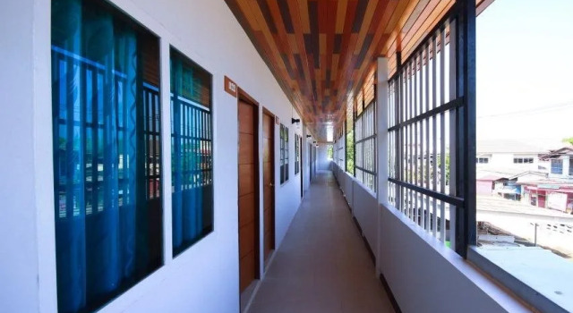 Chonlapan Place(ชลพรรณเพลส), Varaa Hotelli Hotellit North-Eastern Thailand pysäköinnillä, Pysäköinti