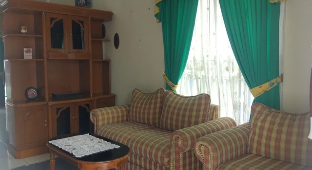Вилла Villa Abdi Cipanas with Swimming Pool