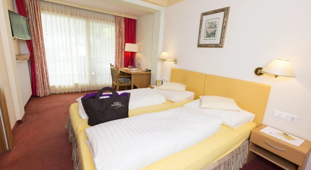 Семейный люкс с балконом и с видом на горы Naturhotel Ortners Eschenhof