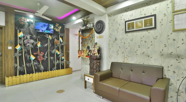 Hotel Red Rose Guest House, Prenota Affittacamere Bātwa Gujarat