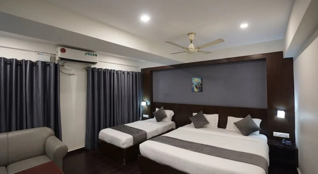 Трёхместный номер Deluxe Luciya International Mysore