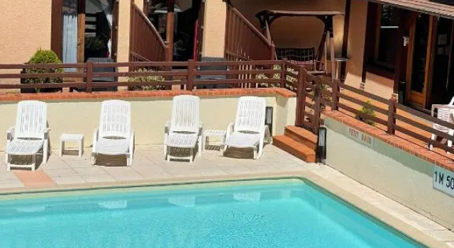 Двухместный номер Standard с видом на бассейн Hôtel Le Romantica