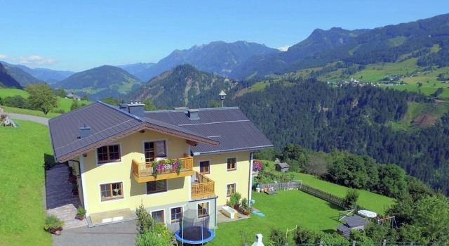 Апартаменты с балконом Holiday home in Taxenbach