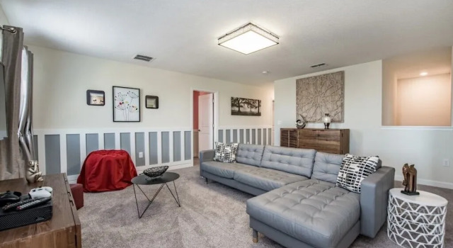 6-Bedroom Villa in Four Corners 1409RF