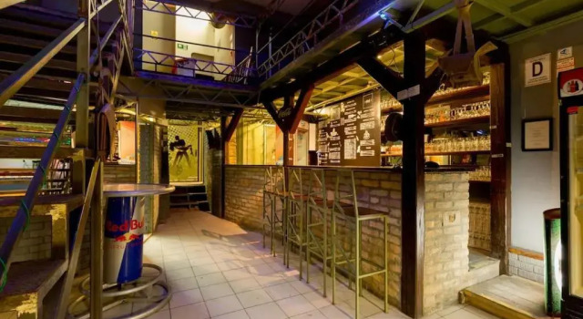 The Bachelor Bar - Bunker | Private Club, Varaa Hotelli Budapest Budapest
