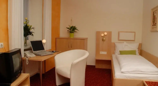 Одноместный номер Standard с балконом Hotel Zur Krone