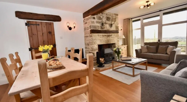Tithe is a Stunning Barn Conversion Close to Ryde Sleeps 6, Varaa Huoneisto Asunnot kohteessa Merseyside, Huoneisto