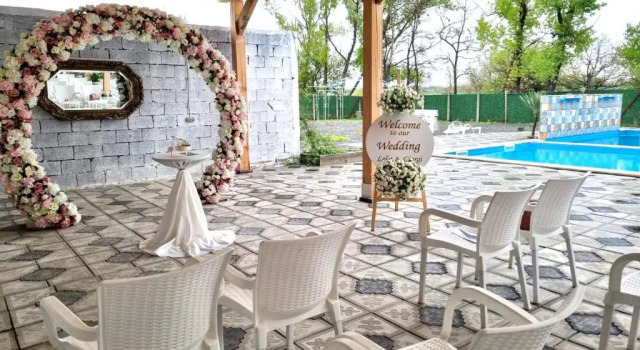 Коттедж Laguna House next to Pool at Bazaleti Lake