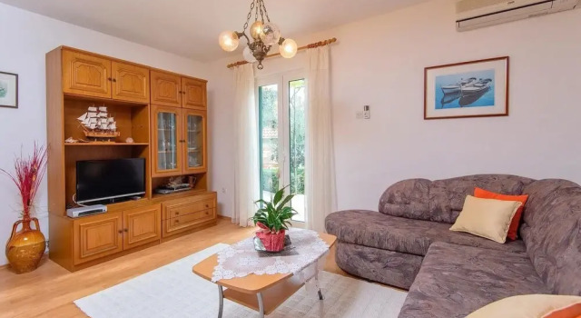 Villa Klara - Holiday Home With Terrace Pool and Sea View ID Direct Booker 2910, Забронировать Вилла Отели Вигань с бассейном, Бассейн