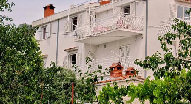 Ljiljana Apartment, Varaa Huoneisto Hotellit Split-Dalmatia pysäköinnillä, Pysäköinti
