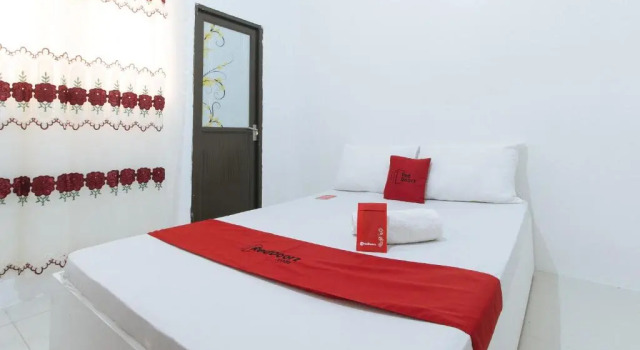 Номер Standard RedDoorz @ Jardin LRT Tayuman Manila