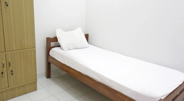 Номер Standard OYO Life 92925 Kost Bu Mala 2 Syariah