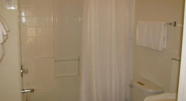 Двухместный номер Standard с балконом 5th Street Inn