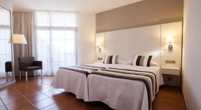 Двухместный номер с террасой Hotel Tres Torres