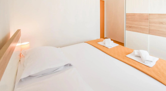Apartment Jadranka, Забронировать Апартаменты/квартира Отели Биоград-на-Мору с парковкой, рядом с Частный Пляж «Кемп Сенди», Парковка