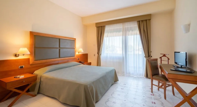 Номер Royal Grand Hotel Don Juan