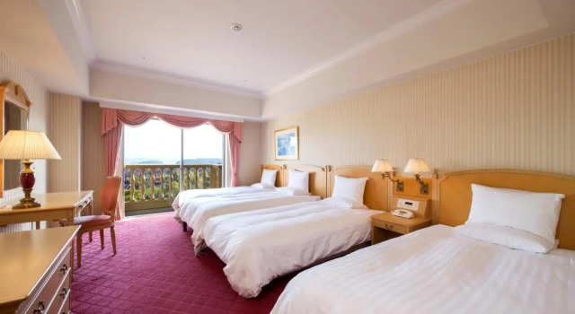 Четырёхместный номер Standard с видом на парк Hotel Okura JR Huis Ten Bosch