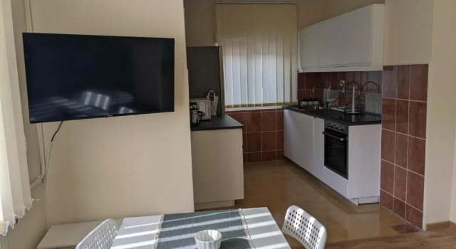 Апартаменты Affordable and Newly Renovated 1-bedroom Apartment