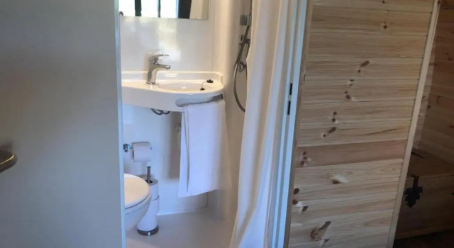 Superior Glamping Pod with Hot Tub, Buchen Sie Campingplatz Frodsham 