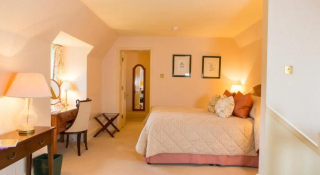 Полулюкс Horsted Place Hotel