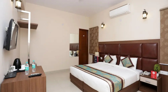 OYO 13435 Atithi Suites