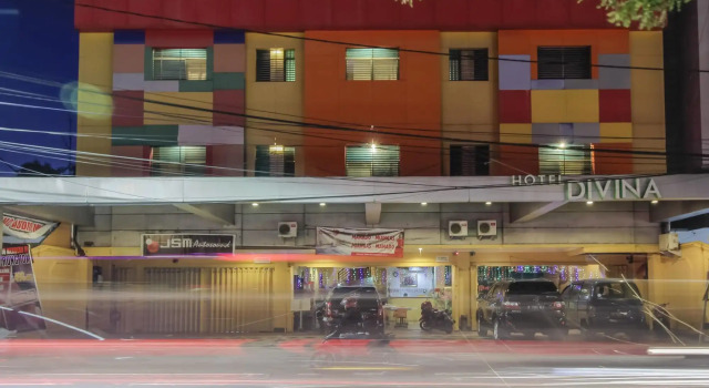 RedDoorz near Bethesda Manado, Rezervovat Hotel Hotely v Sulawesi s parkováním, Parkování