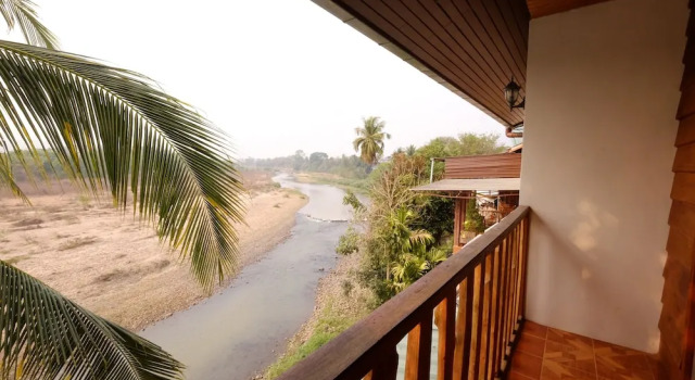 Двухместный номер Deluxe с балконом The Good View Guesthouse