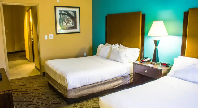 Четырёхместный номер Standard Holiday Inn Express & Suites Havelock Northwest New Bern by IHG