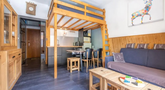 Апартаменты Warm Haven in Chamonix with Balcony