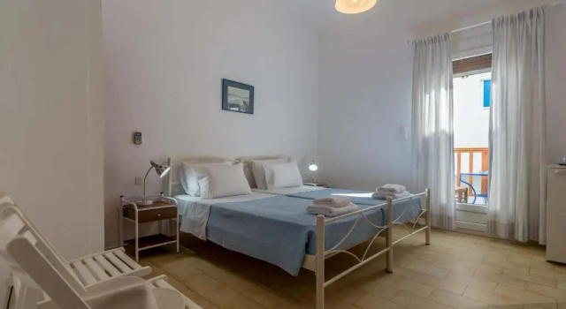 Hotel Delfini, Book Hotel Adamas Milos