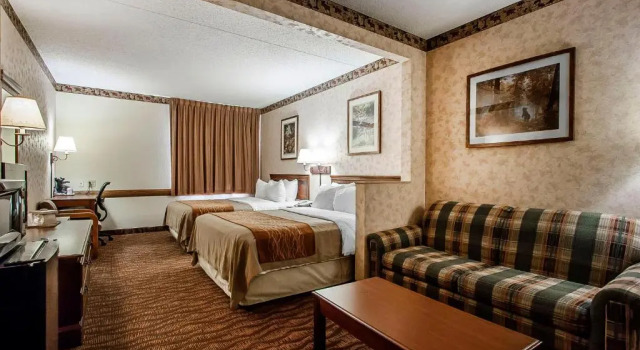 Четырёхместный люкс Comfort Inn & Suites Branson Meadows