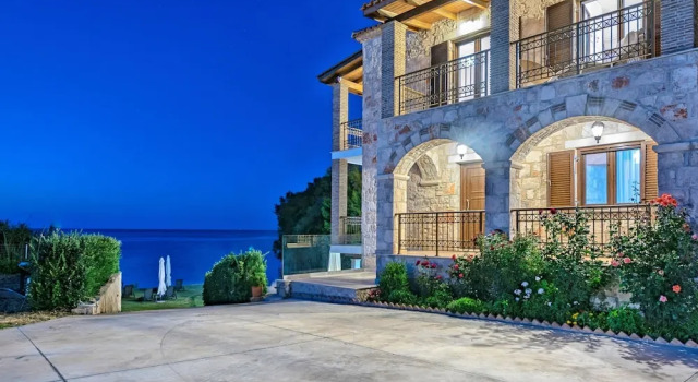 Luxurious Villa With Private Beach in Psarou Greece, Забронировать Вилла Коттеджи Псару, Коттедж