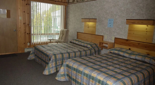 Номер Superior Hotel-Motel Les Voitures dEau