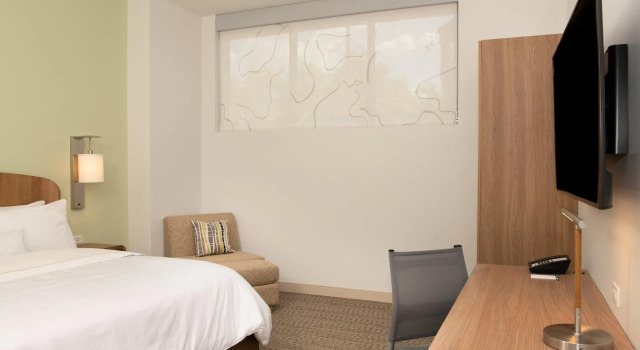Люкс с 4 комнатами Element by Marriott Scottsdale at SkySong