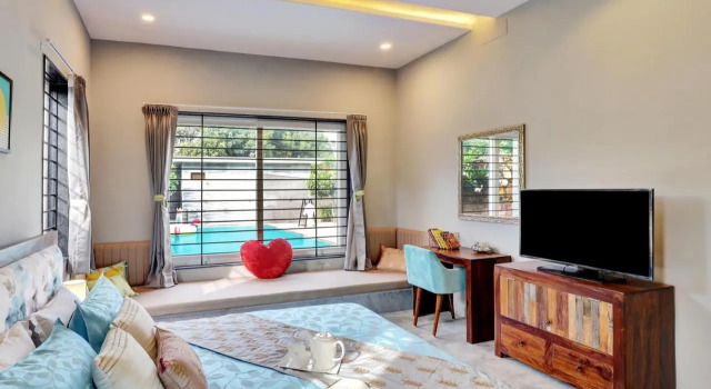 ELIVAAS Radhyam Luxe 2BHK Villa with Pvt Pool, Забронировать Вилла Отели штата Раджастхана с парковкой, Парковка