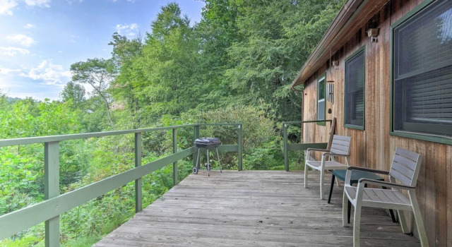 Коттедж 8 Acres + Hiking Trails: Little Switzerland Escape