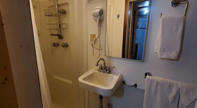 Номер Comfort Log Cabin Inn