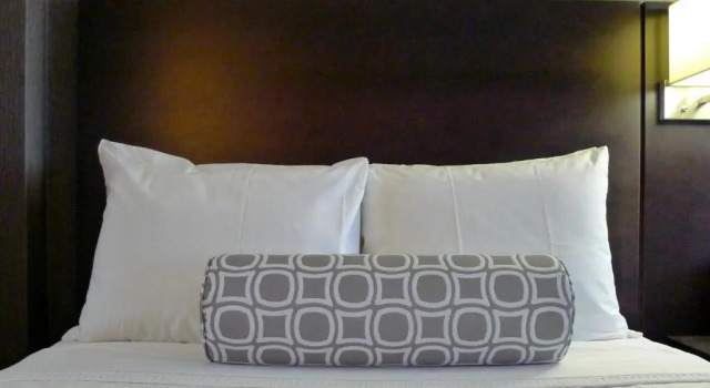 Номер Standard Armon Plaza Montreal Airport