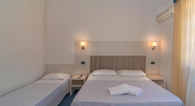 Трёхместный номер Standard Hotel Perla Del Mare