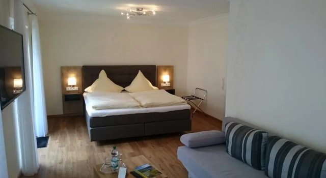Двухместный номер Deluxe с балконом Haus Hohenzollern & Haus Ambiente
